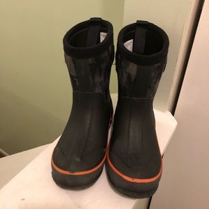 Boys Cat and Jack Rain/Snow Boots!!!